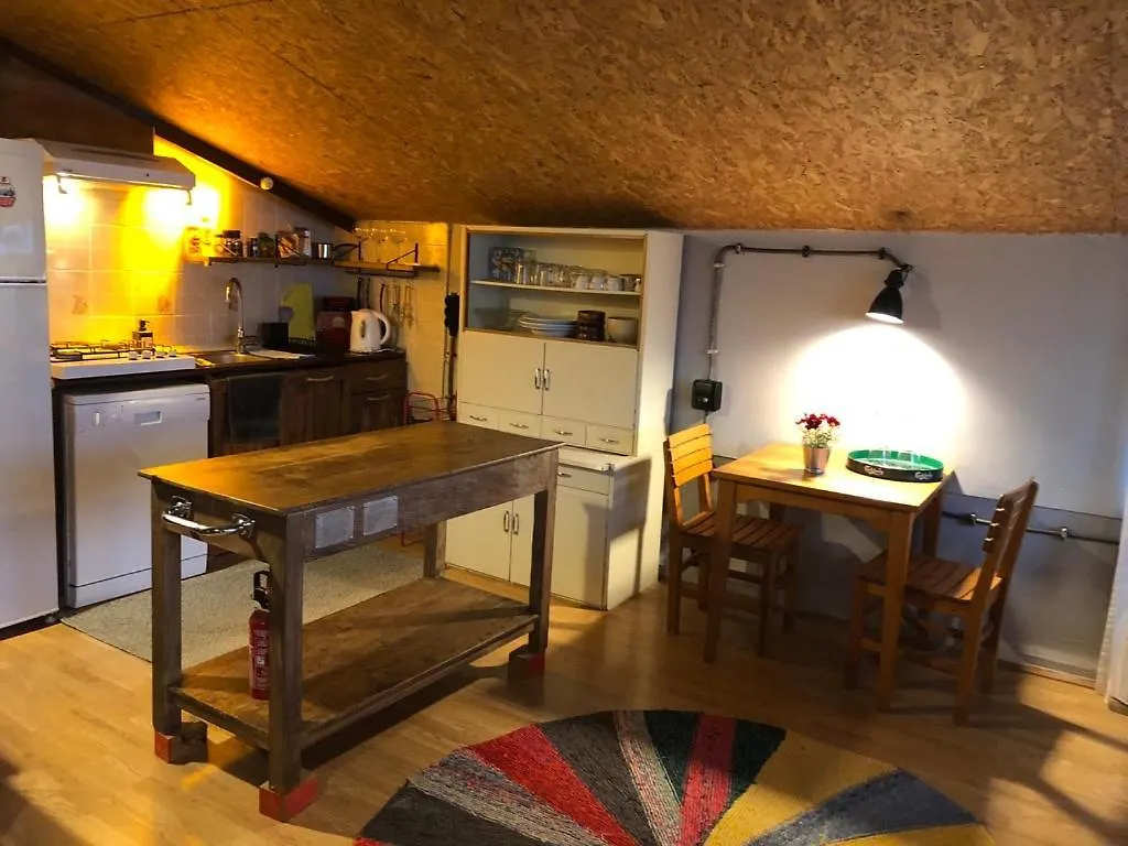 Apartman Kaleici Benzersiz Donanimli Muethis Teras Keyfi Uygun Fiyat Ev Antalya