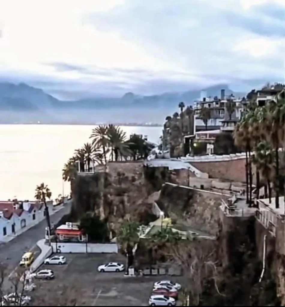 Lägenhet Kaleici Benzersiz Donanimli Muethis Teras Keyfi Uygun Fiyat Ev Antalya