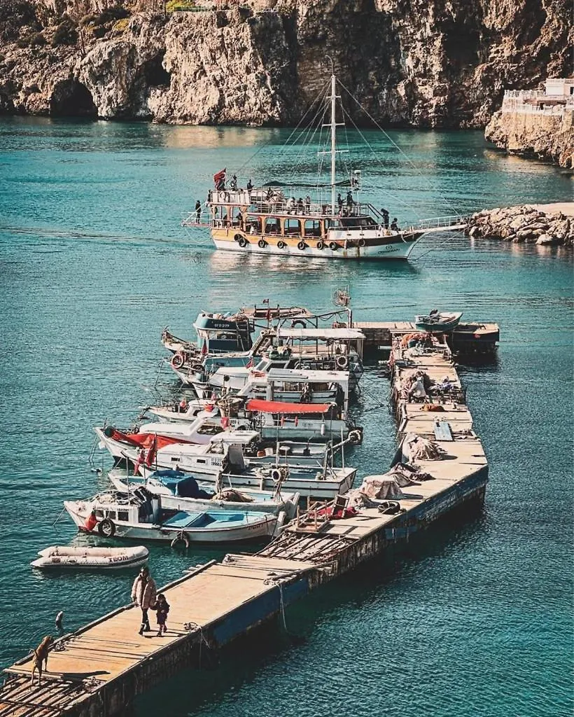 Lägenhet Kaleici Benzersiz Donanimli Muethis Teras Keyfi Uygun Fiyat Ev Antalya Turkiet