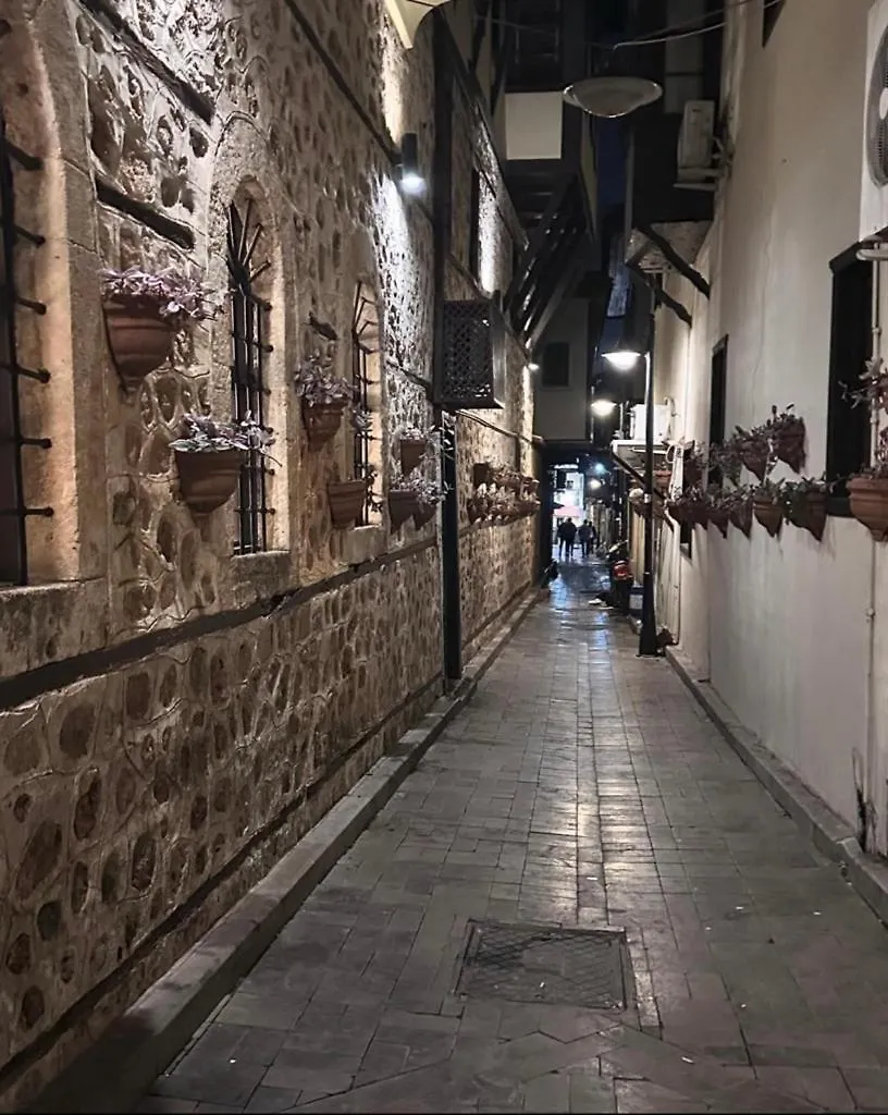 Kaleici Benzersiz Donanimli Muethis Teras Keyfi Uygun Fiyat Ev Antalya